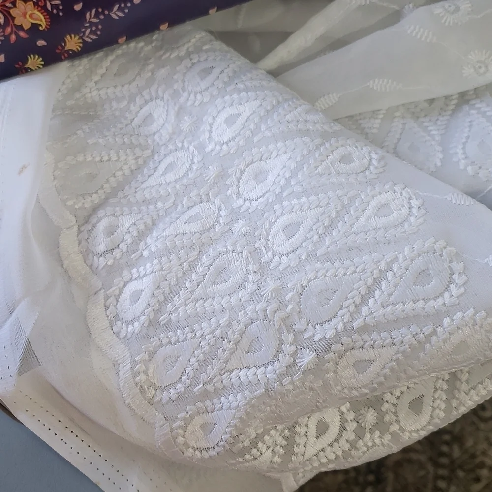Thilakawardhana Textiles white Saree